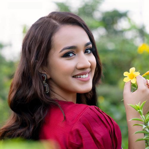 আইশা খান